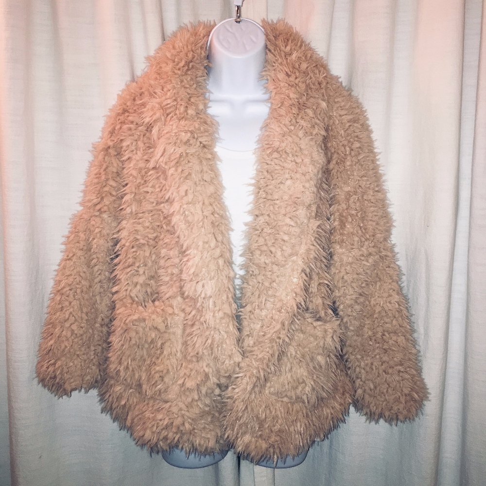 Last One!! Super Soft Faux Fur Hoodie Jacket - Picture 6 of 6